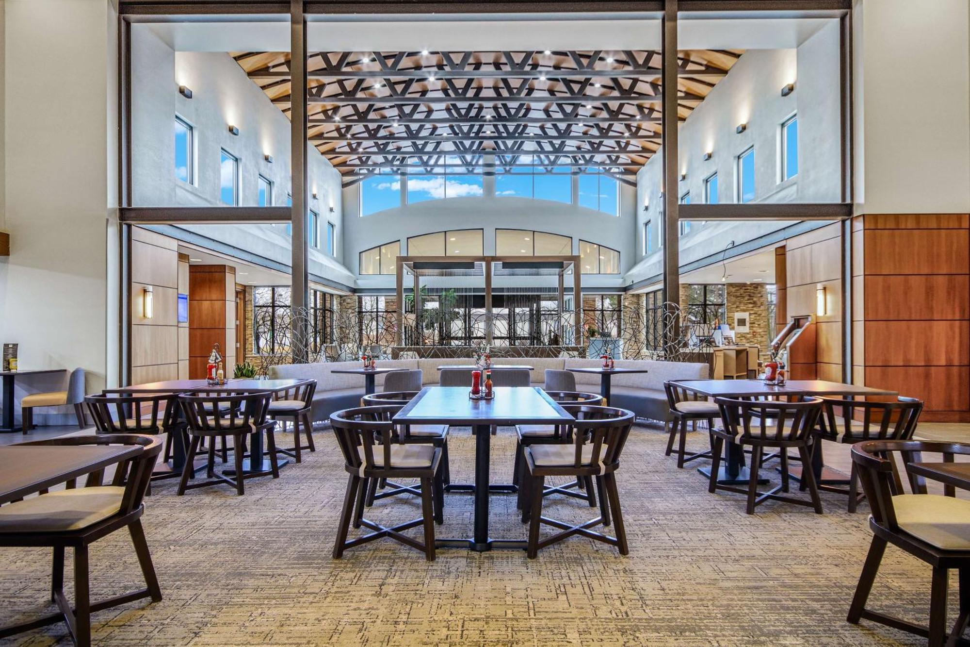 Embassy Suites By Hilton Detroit Metro Airport Romulus Exterior foto
